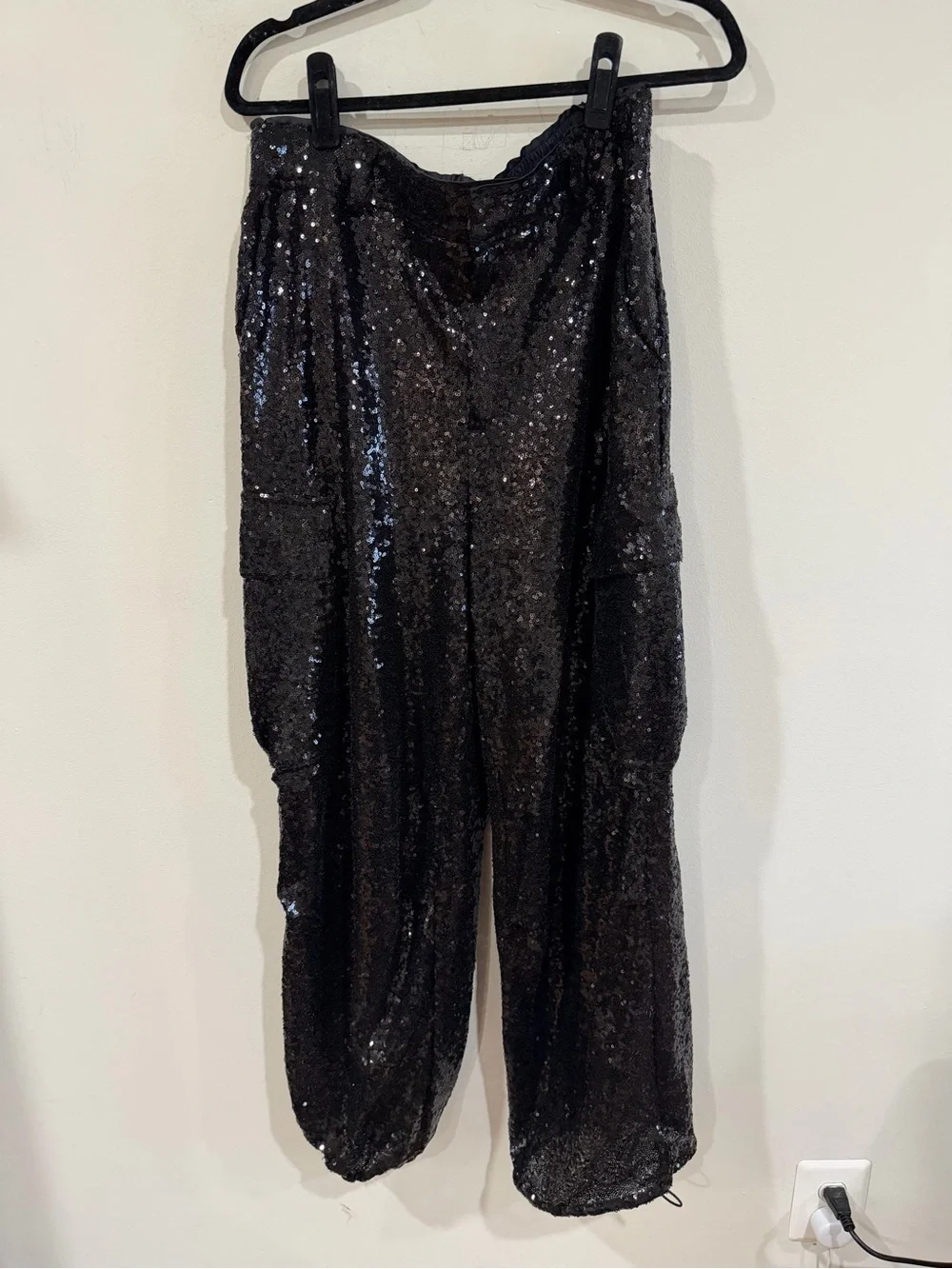 By Anthropologie Black Sequin Cargo Pants Size 10 - Picture 3 of 7